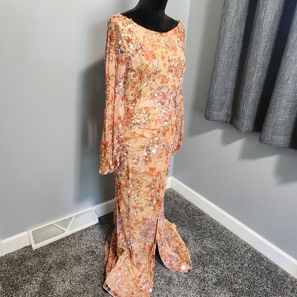 NWT Mac Duggal Floral Print Sequined Puff Sleeve Gown Size 6 Apricot - Picture 5 of 16